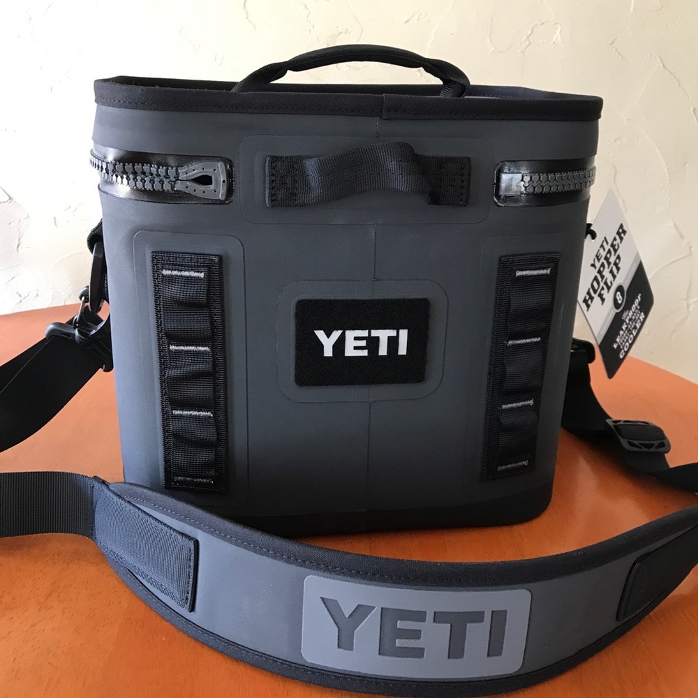Yeti Hopper Flip 8 soft-sided cooler *NWT